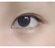 小さな目からの脱出