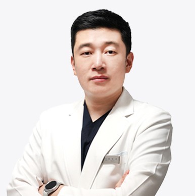 現代美学 Kang In Ho 院長
